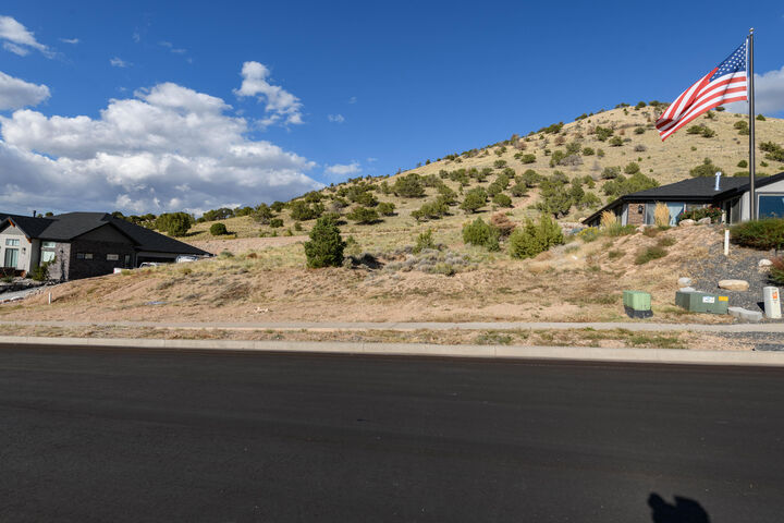 Property Photo: 1472 N Knoll St UT 84721