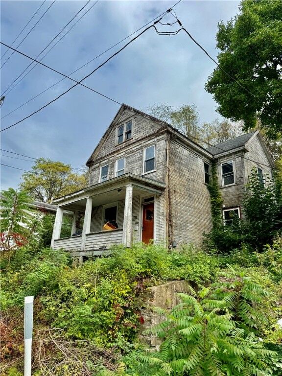 Property Photo: 1594 Johnston Ave PA 16201