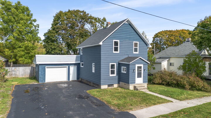 806 Division Street  Cheboygan MI 49721 photo