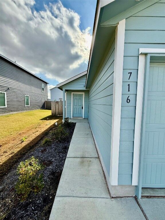 Property Photo: 716 Commander Abbott Drive TX 76537