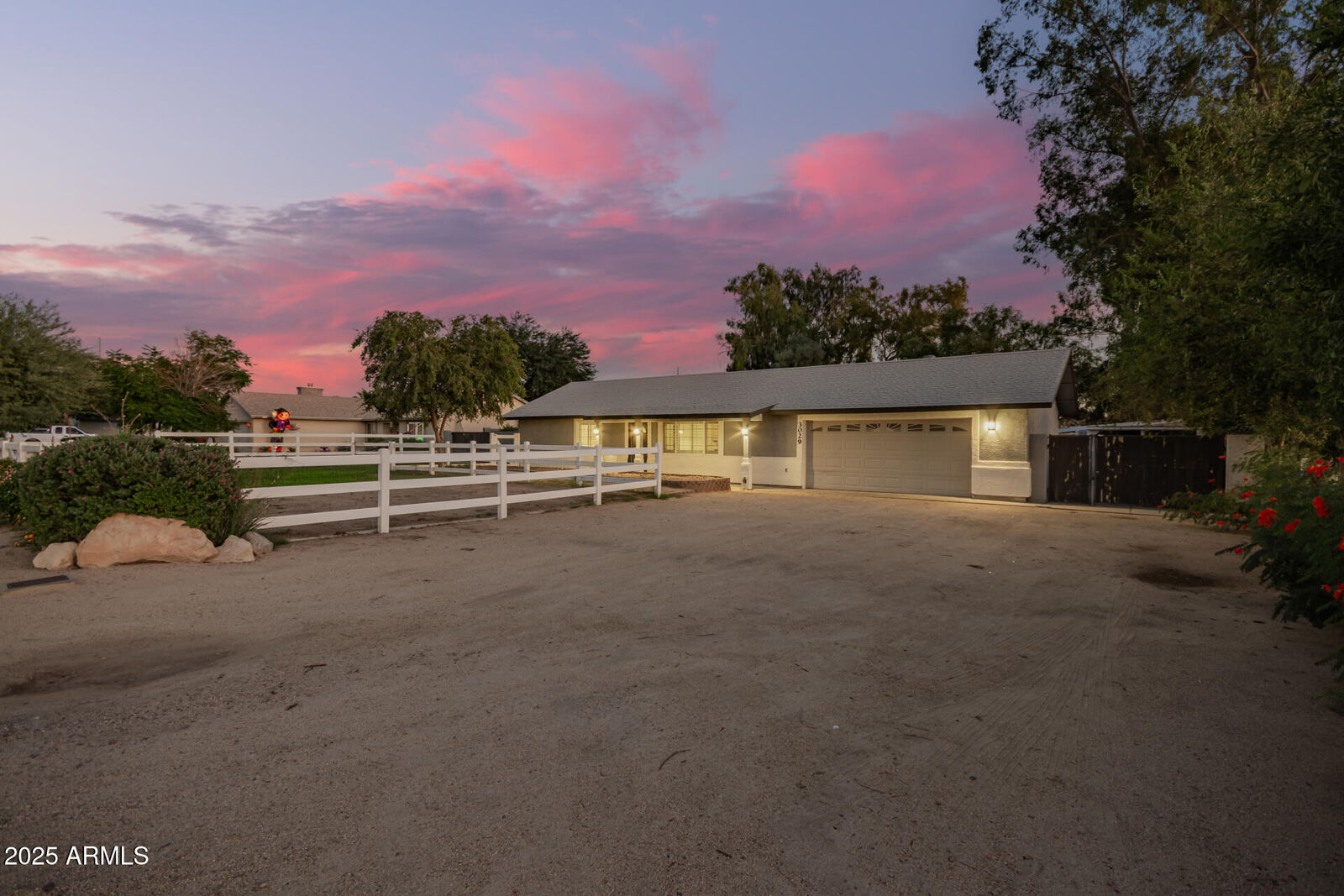 Property Photo: 3029 E Rosemonte Drive AZ 85050