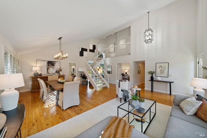 Property Photo: 16 Woodleaf Court CA 94945