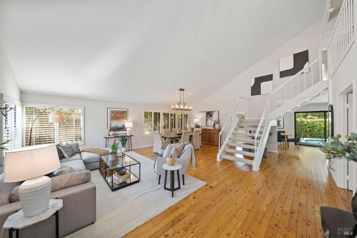 Property Photo:  16 Woodleaf Court  CA 94945