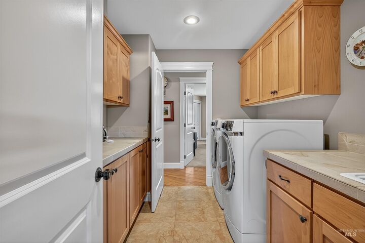 Property Photo:  102 Canyon Greens Ct  ID 83501