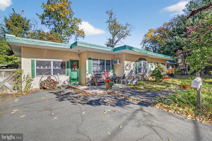 18 Monroe Drive  Hamilton NJ 08619 photo