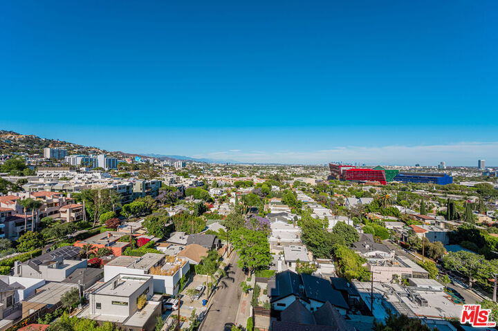 838 N Doheny Dr  West Hollywood CA 90069 photo
