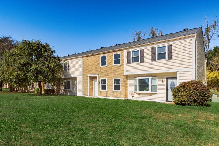 Property Photo:  1678 Park Row Drive  OH 43235 