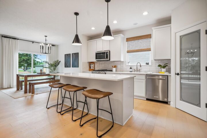 Property Photo: 6198 Renner Park Drive OH 43228