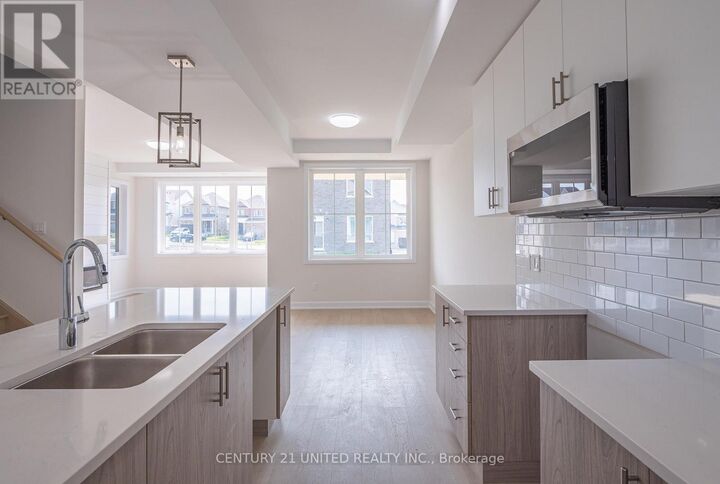 Property Photo:  307 Mullighan Gardens  ON K9K 0H2