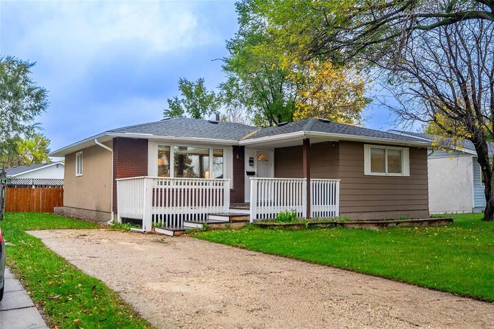 Property Photo:  46 Sawchuk Bay  MB R2K 3P5