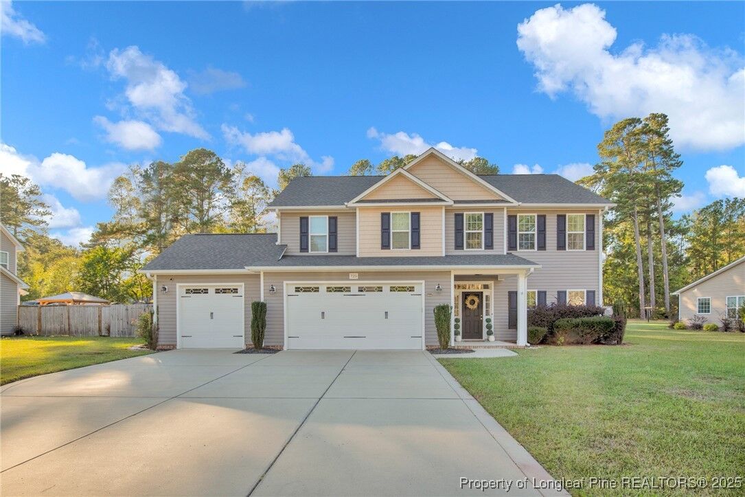Property Photo: 725 Blawell Street NC 28391
