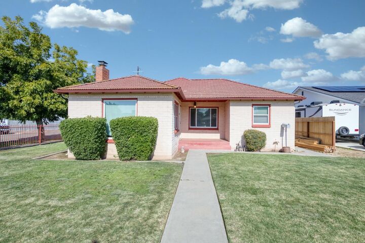 Property Photo:  4855 E Washington Avenue  CA 93727 