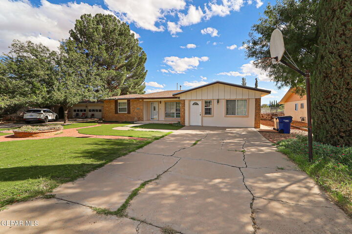 Property Photo: 124 Serrania Drive TX 79932