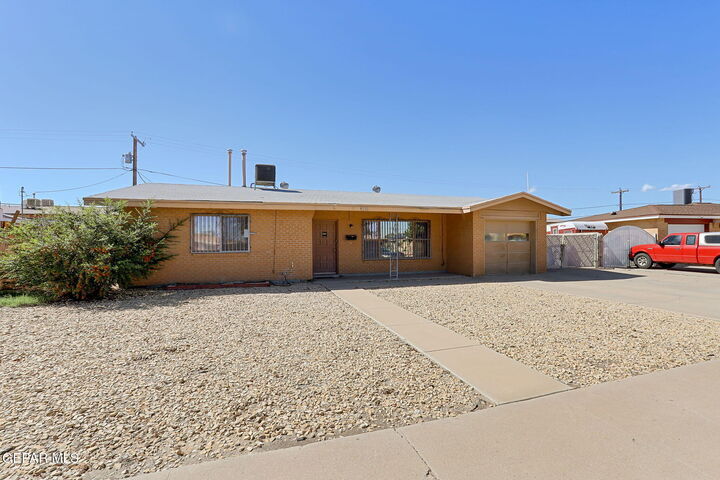 909 Apple Lane  El Paso TX 79925 photo