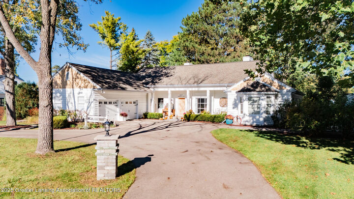 407 Walbridge Drive  East Lansing MI 48823 photo