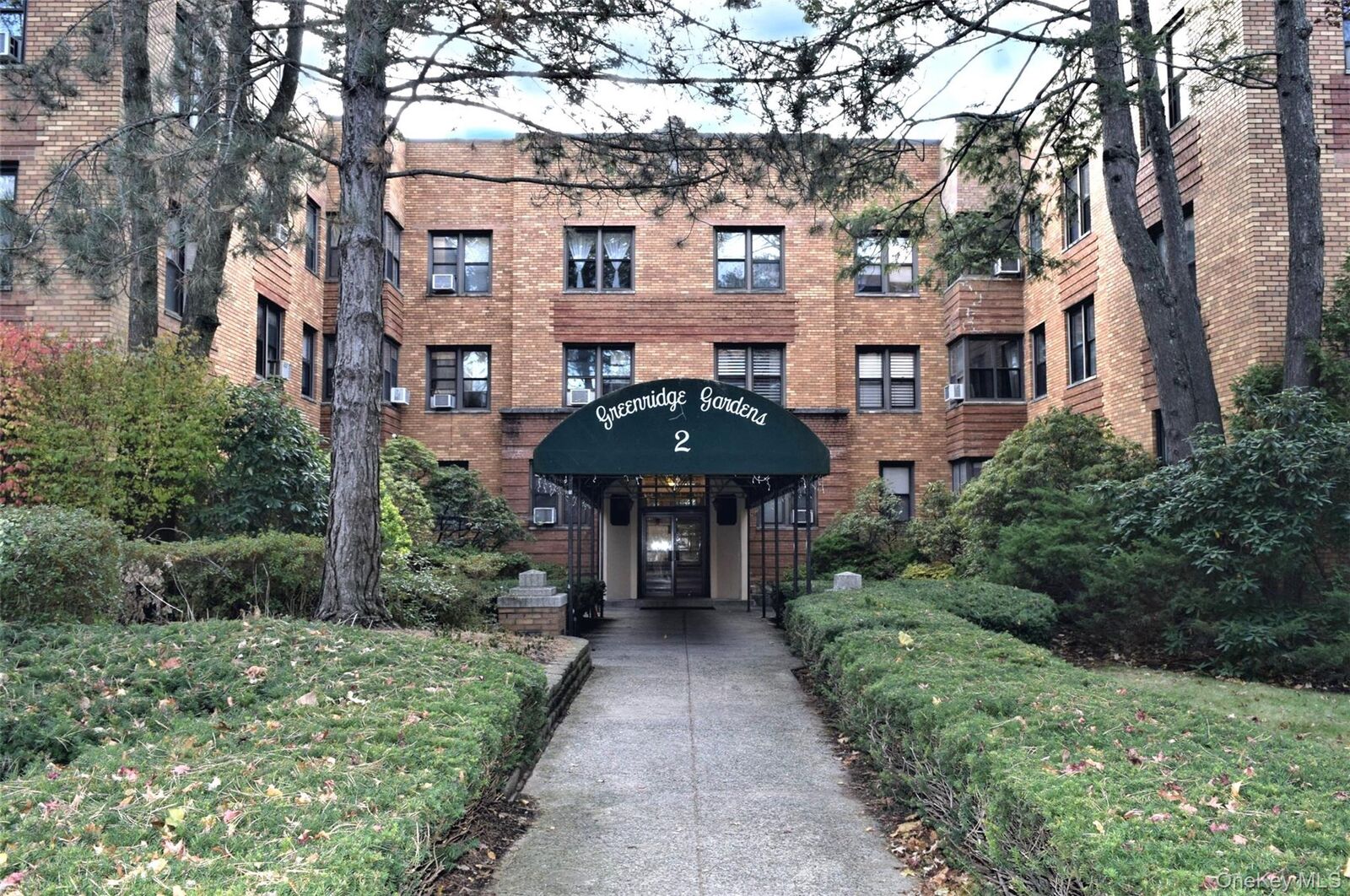 Property Photo:  2 Greenridge Avenue 3G  NY 10605