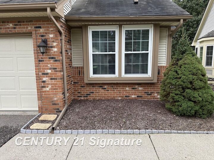 Property Photo: 837 Whisperwood Trail MI 48430