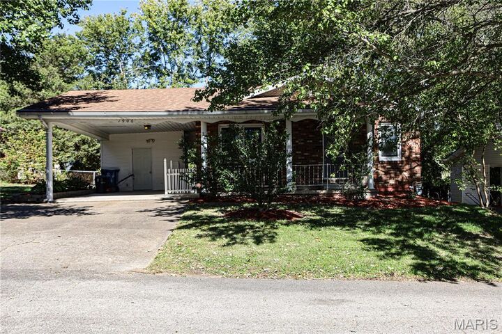 Property Photo: 1906 Yale Drive MO 63780