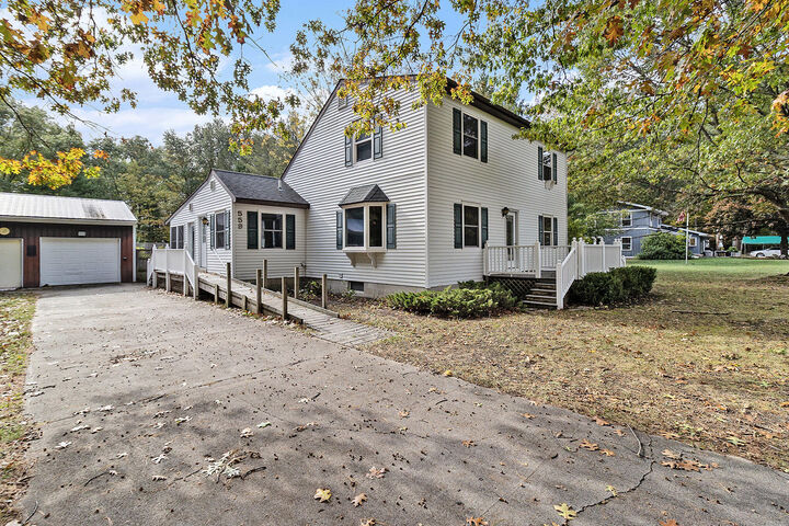 559 E Sands Street  Pentwater MI 49449 photo