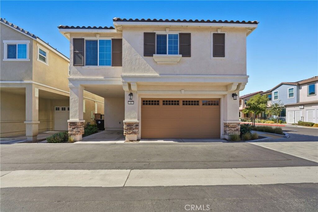 Property Photo:  15167 Horizon Street 1  CA 92336 