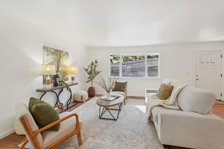 Property Photo:  895 Hidden Way  CA 95667