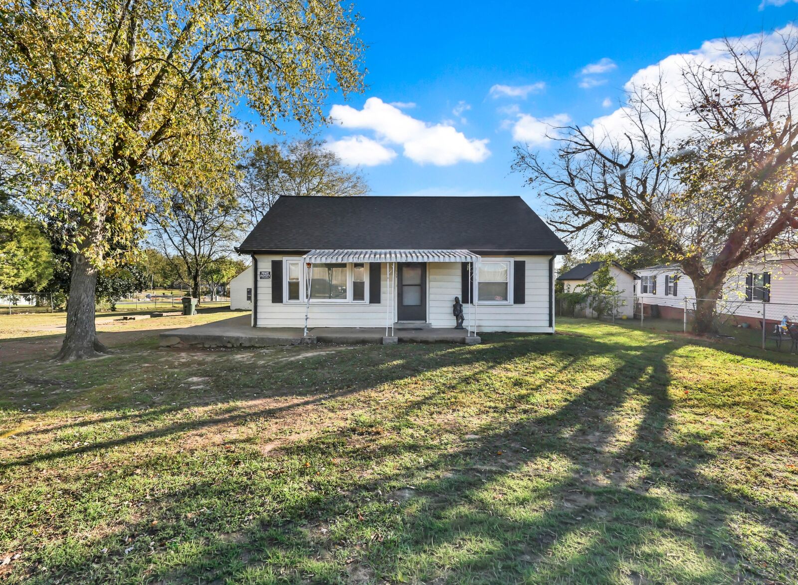 Property Photo:  739 W Eastland St  TN 37066
