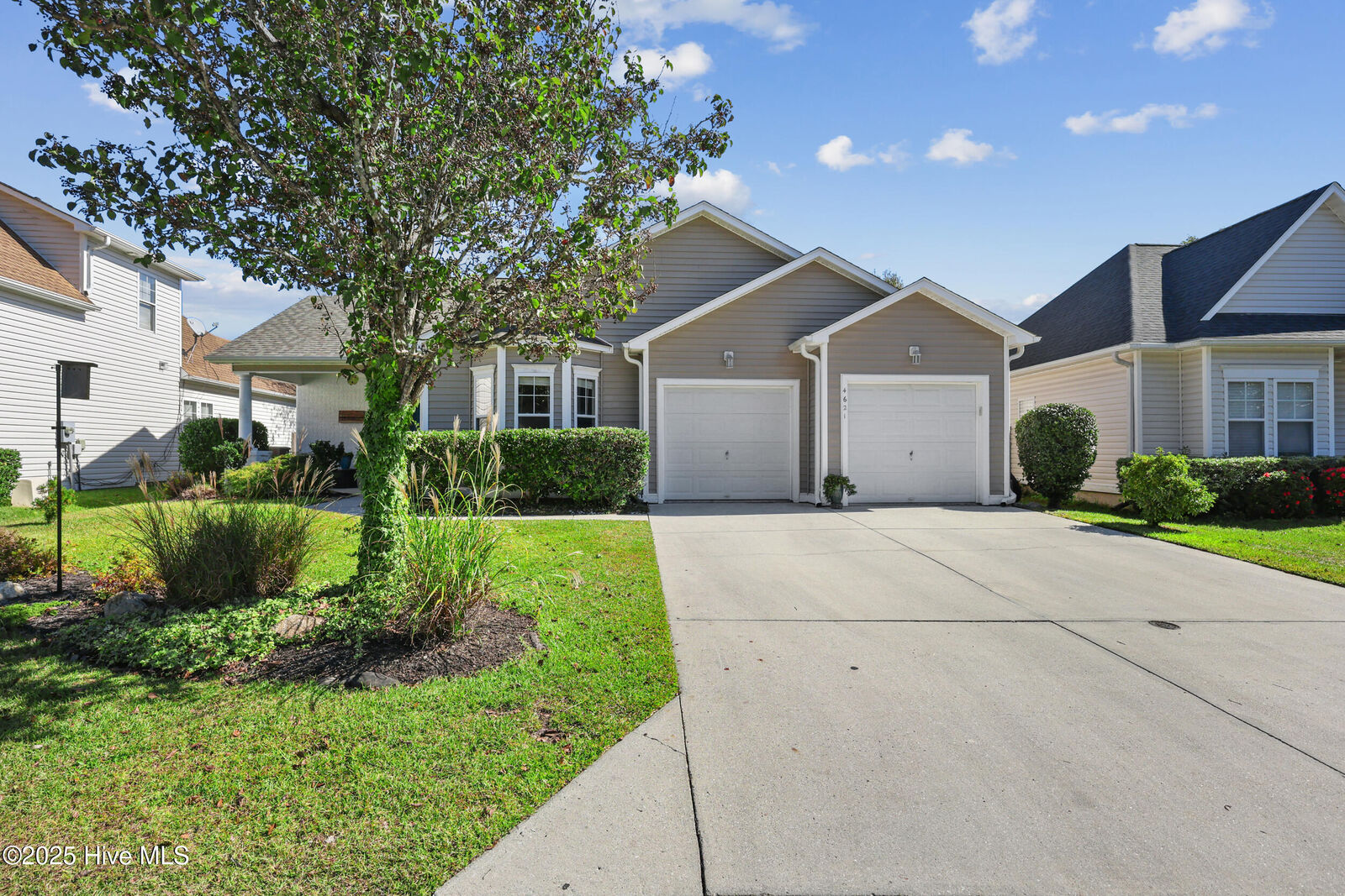 Property Photo:  4621 Pineview Drive  NC 28412 