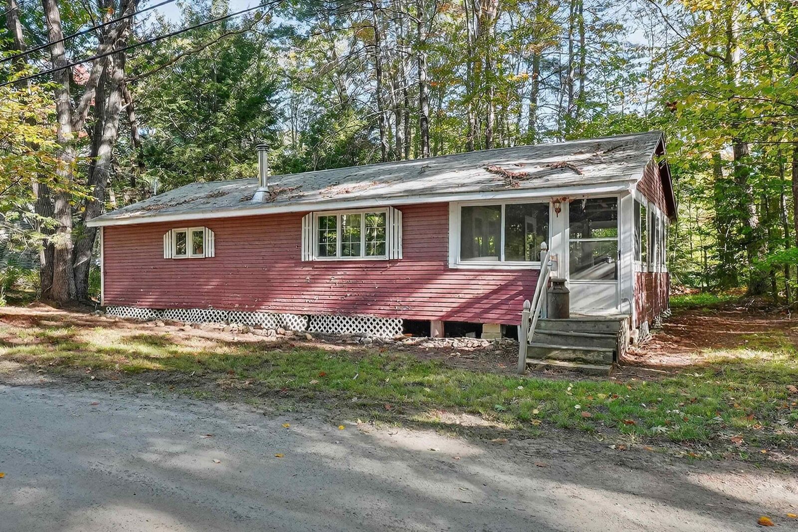 Property Photo:  16 Sherwood Forest Drive  NH 03224 