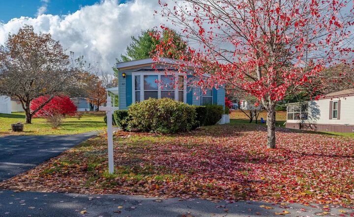 Property Photo:  22 Cherokee Way  NH 03867 