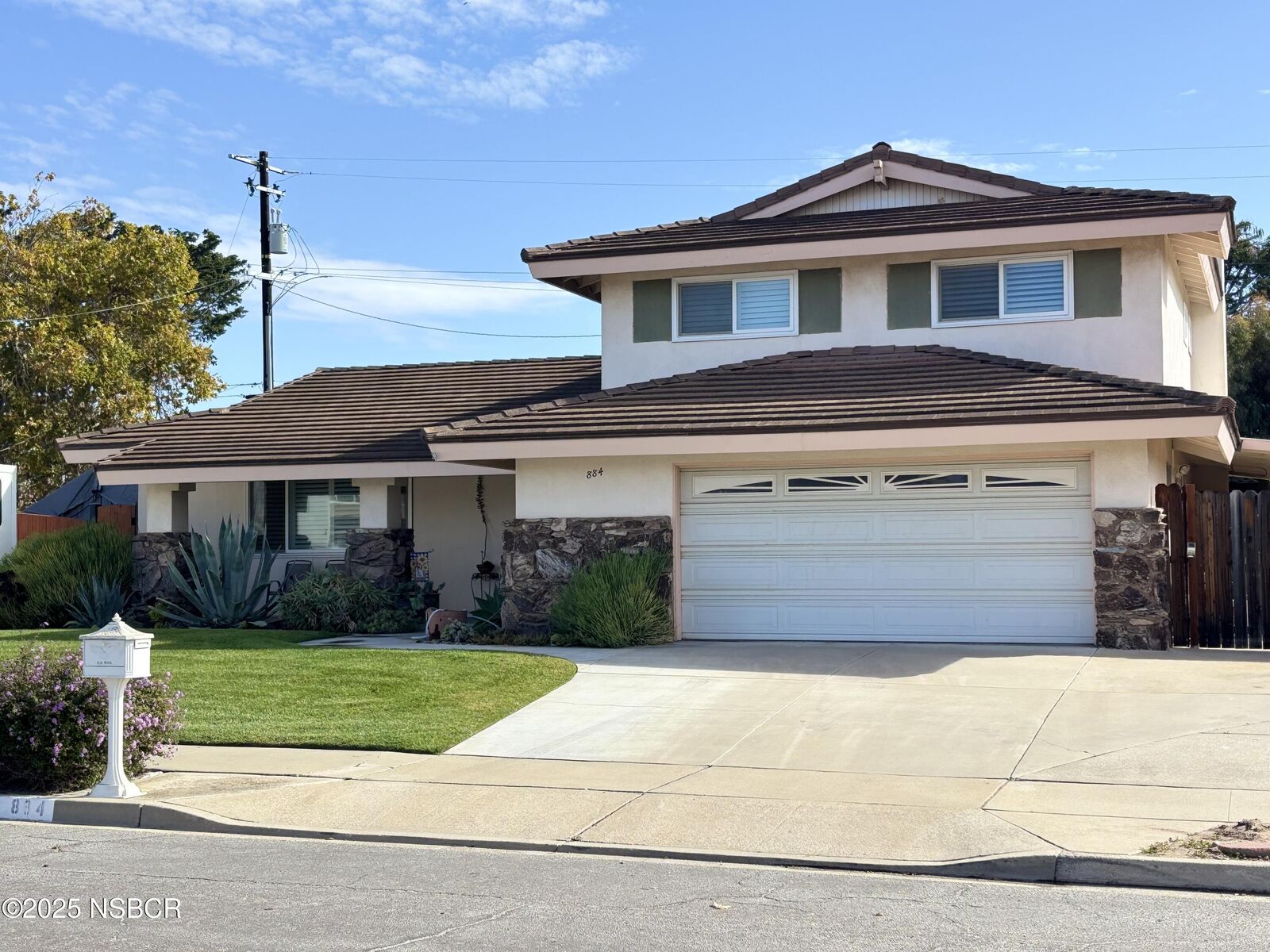 Property Photo:  884 Blake Street  CA 93455 