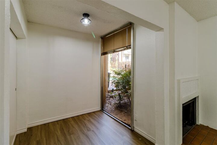 Property Photo: 4044 Buena Vista Street 104 TX 75204