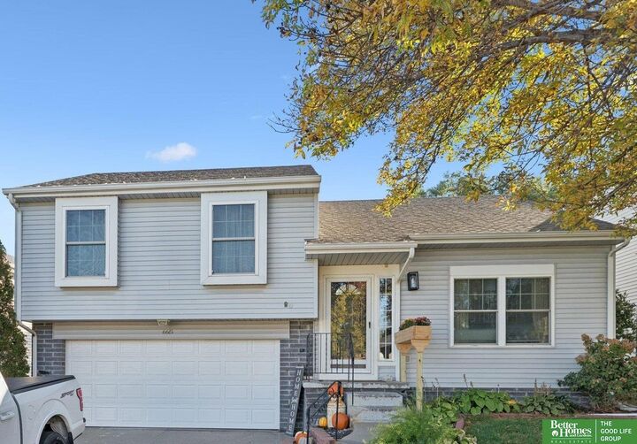 Property Photo: 6615 N 78 Avenue NE 68122