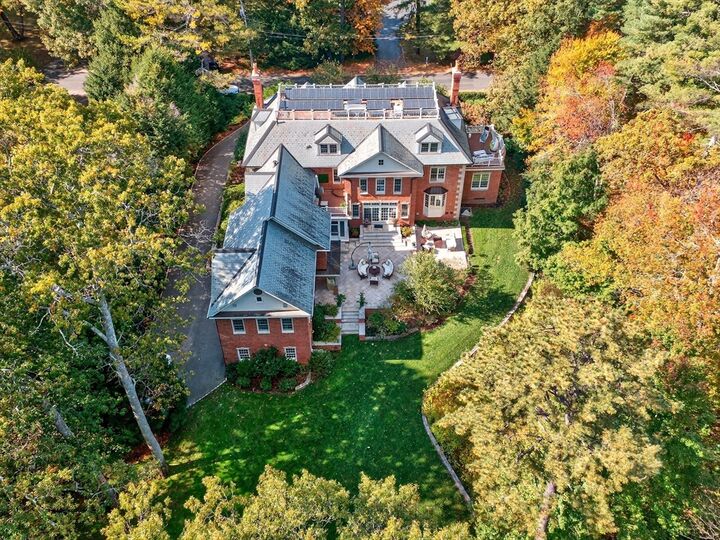 Property Photo:  80 Livingston Rd  MA 02482