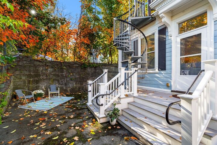 Property Photo:  390 Pawtucket St 1  MA 01854 