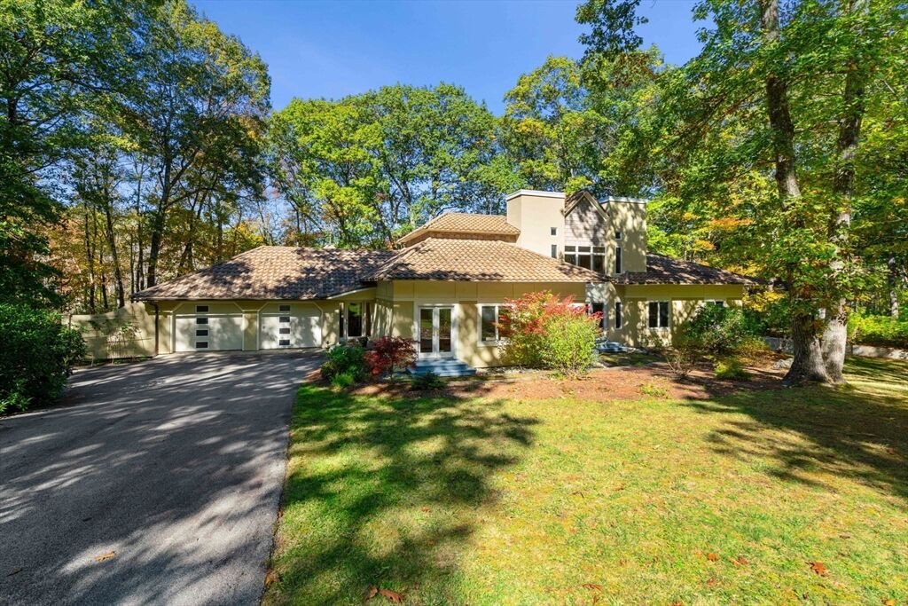 Property Photo: 39 Sheffield Rd MA 01921