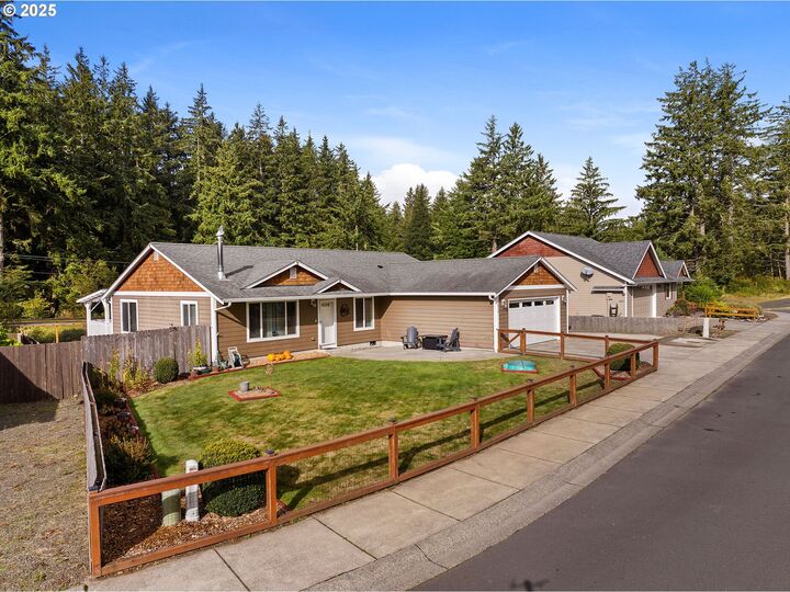 Property Photo: 1615 Pacific Ridge Ln OR 97121