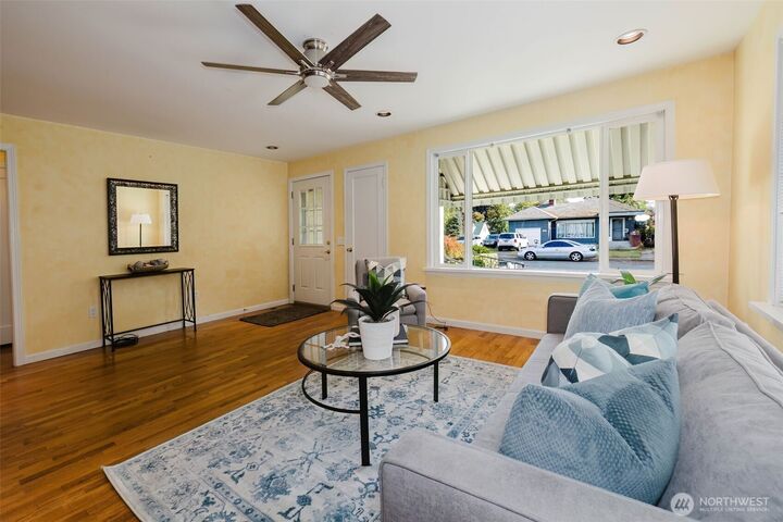 Property Photo:  1543  High Avenue  WA 98337