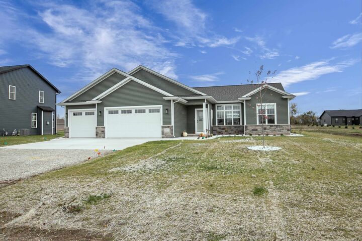 N8034 Oakwood Drive  Sherwood WI 54169-2705 photo