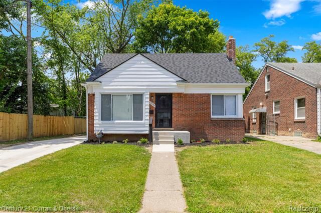 Property Photo:  18231 Stahelin Avenue  MI 48219