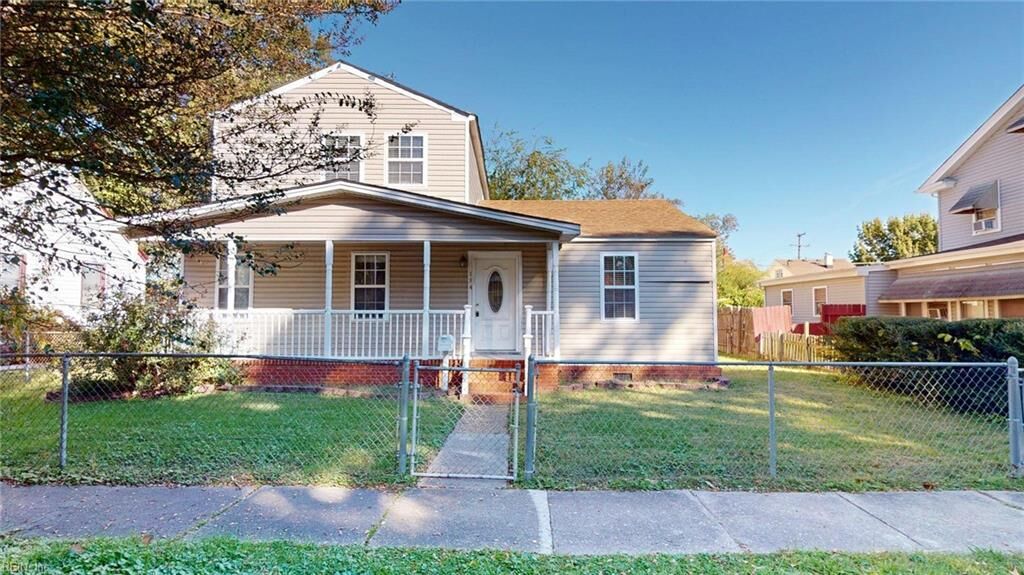 Property Photo:  134 Beechwood Ave  VA 23505 