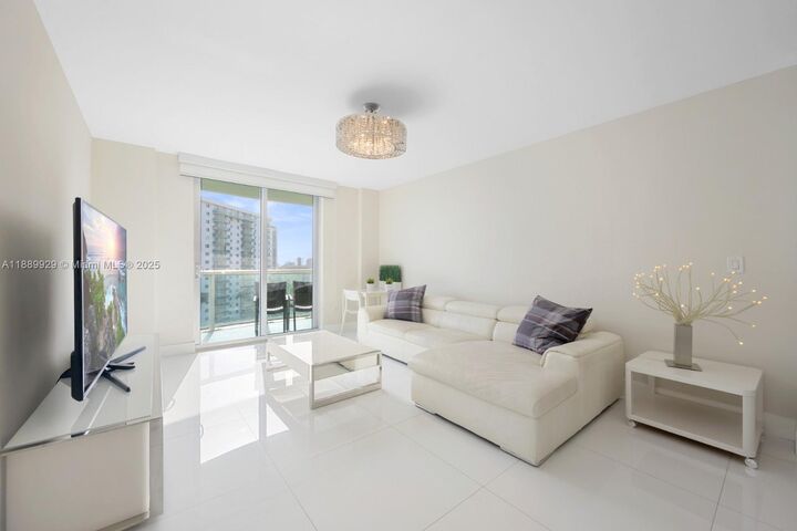 Property Photo:  19370 Collins Ave 916  FL 33160
