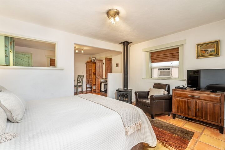 Property Photo:  132 1/2 Duran C  NM 87501 