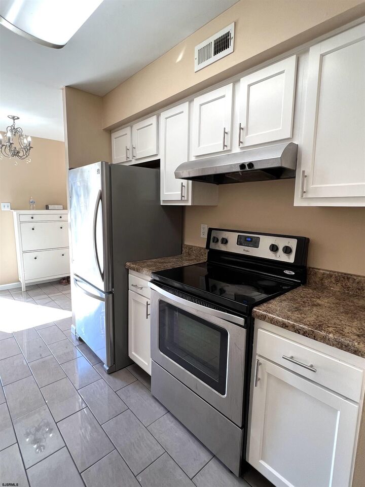 Property Photo:  1 Country Magnolia Ln 1  NJ 08234