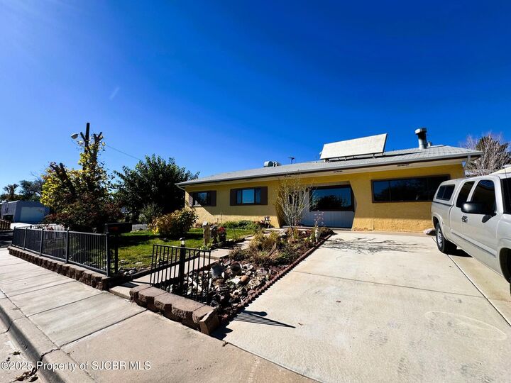 Property Photo:  2804 Cherry Hills Place  NM 87401 