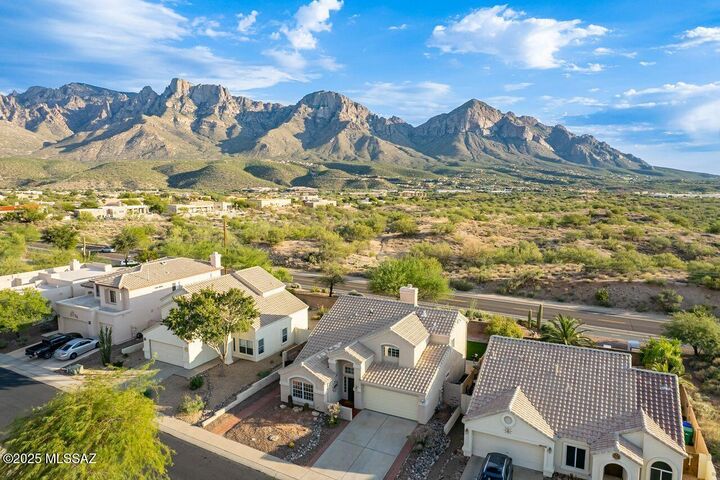 Property Photo:  1320 E Equinox Place  AZ 85737