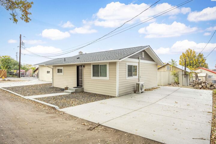 Property Photo: 1330 Louisiana Ave WA 99352