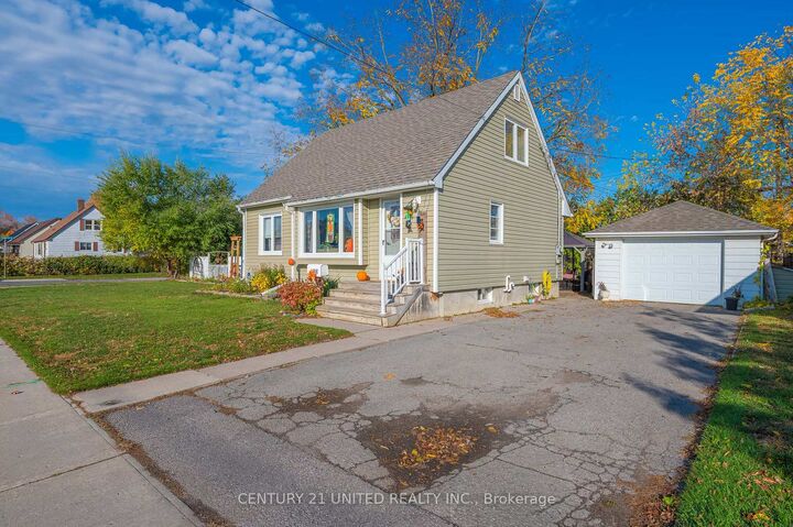 Property Photo:  498 Howden Street  ON K9J 4B3