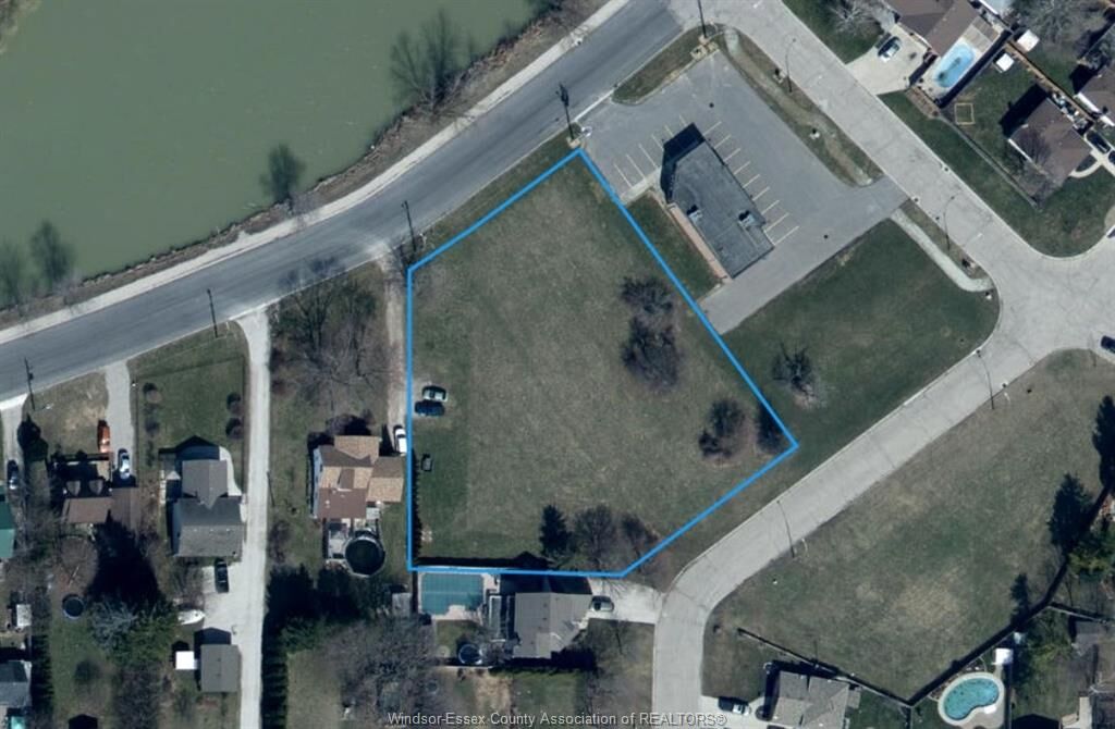 Property Photo: 842 Wallace Street ON N8A 4L3