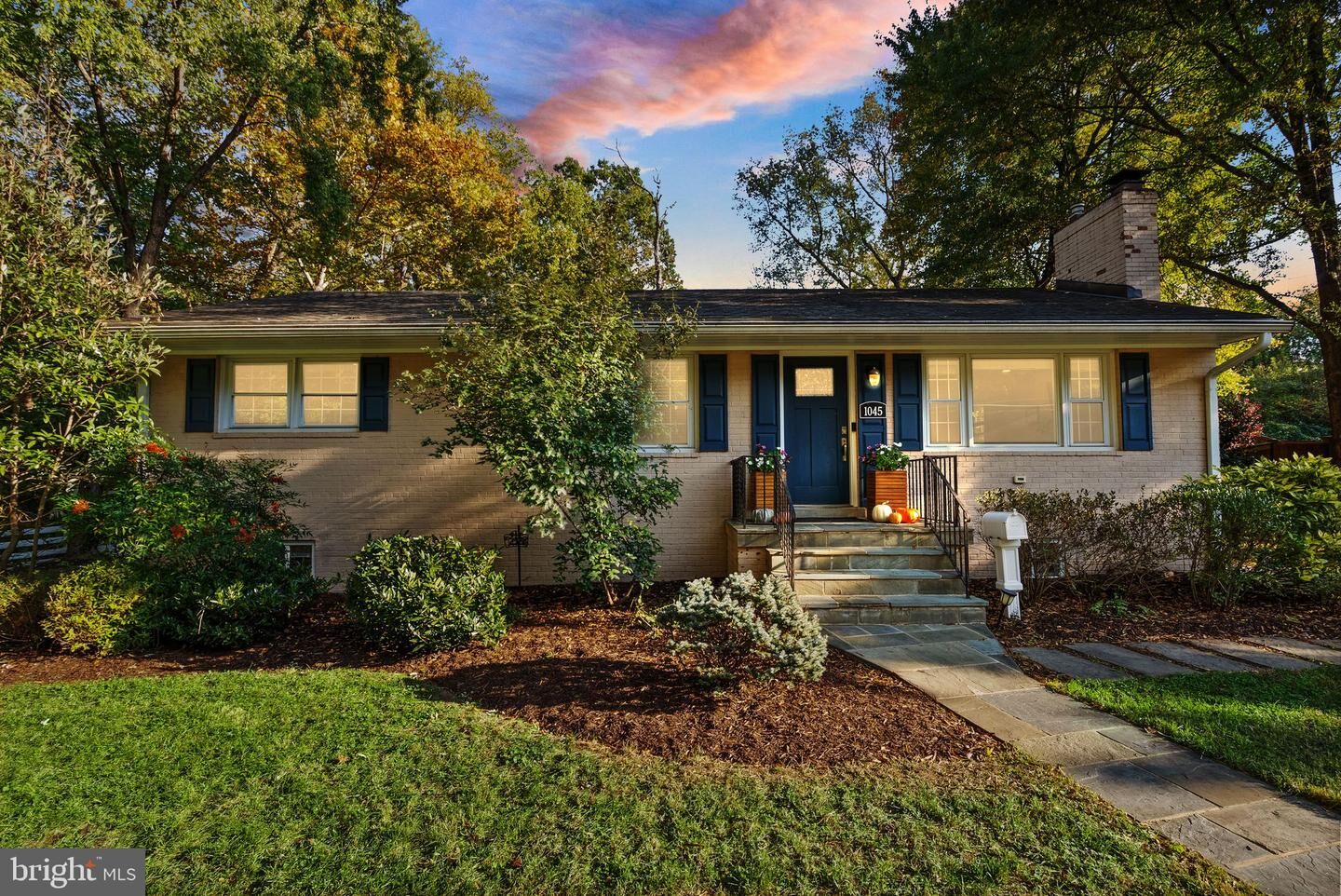 Property Photo:  1045 Rynex Drive  VA 22312 