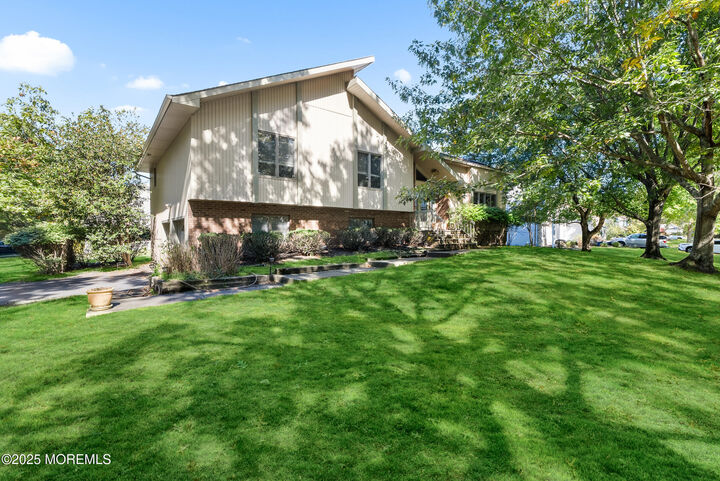 Property Photo:  10 Oak Tree Lane  NJ 07712